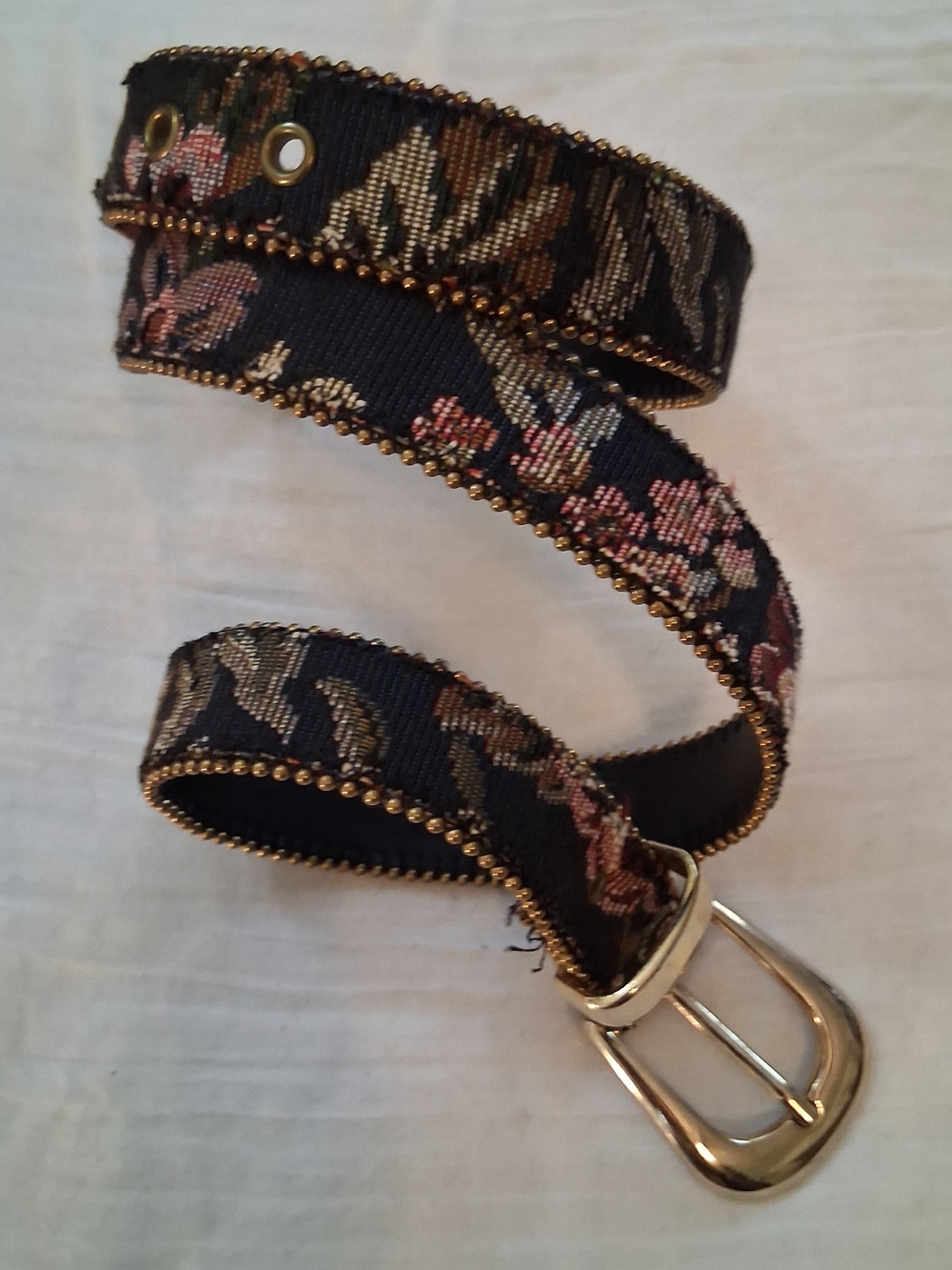 Woven Floral Jacquard Belt with Gold Beaded Edge - Black / Pink